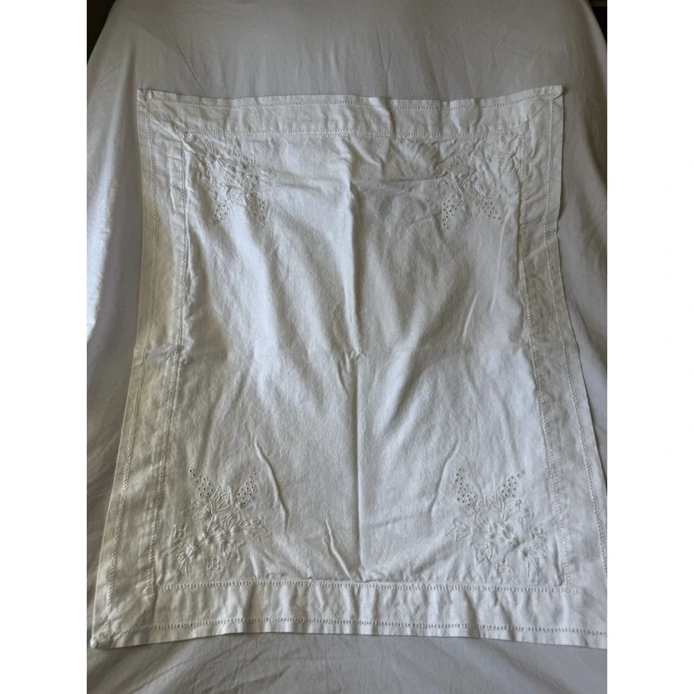 Pottery Barn 55% Linen White Ivory Pillowcase 24 X 28 Floral Pretty Embroidered